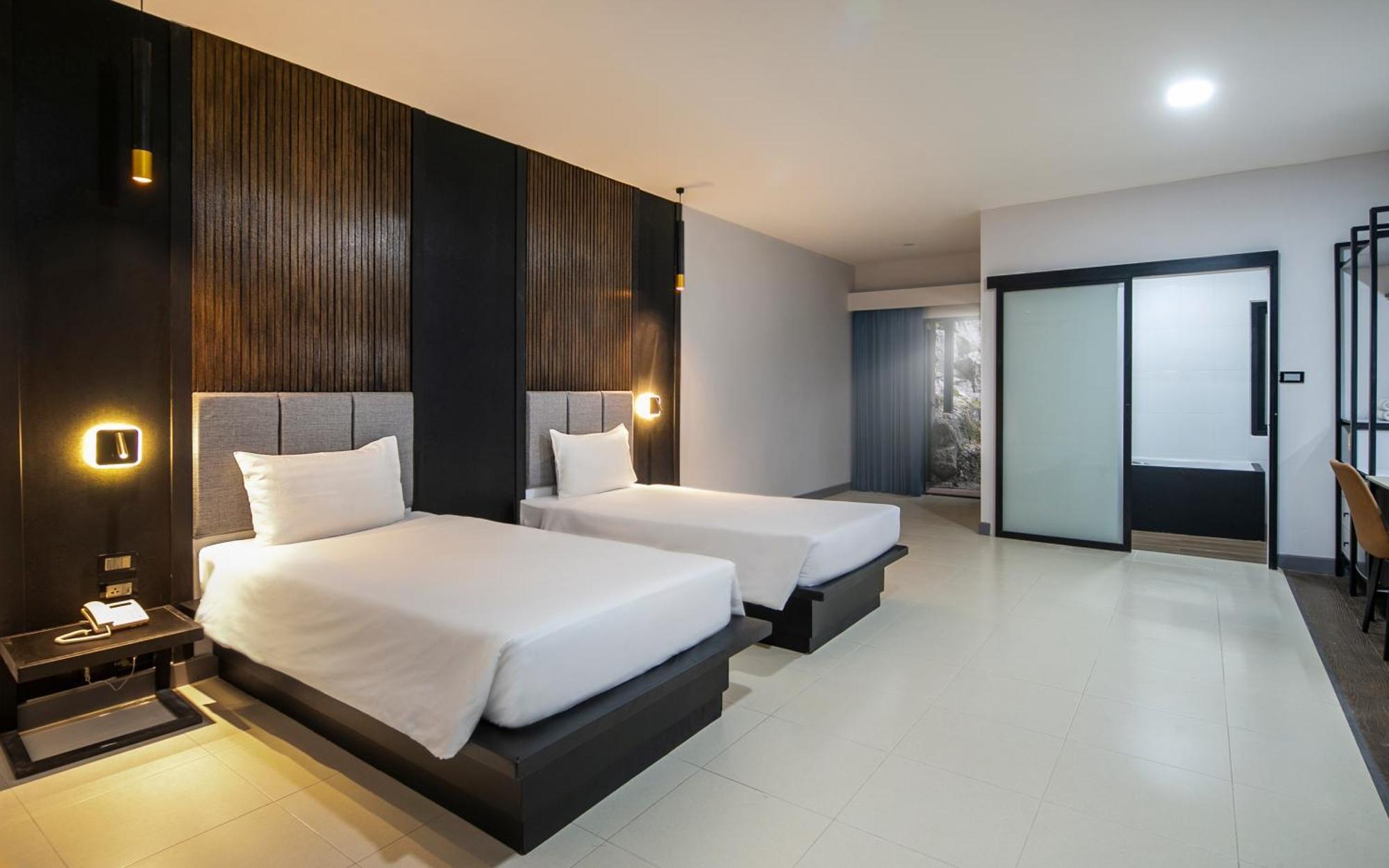 Tuana The Phulin 4* Карон