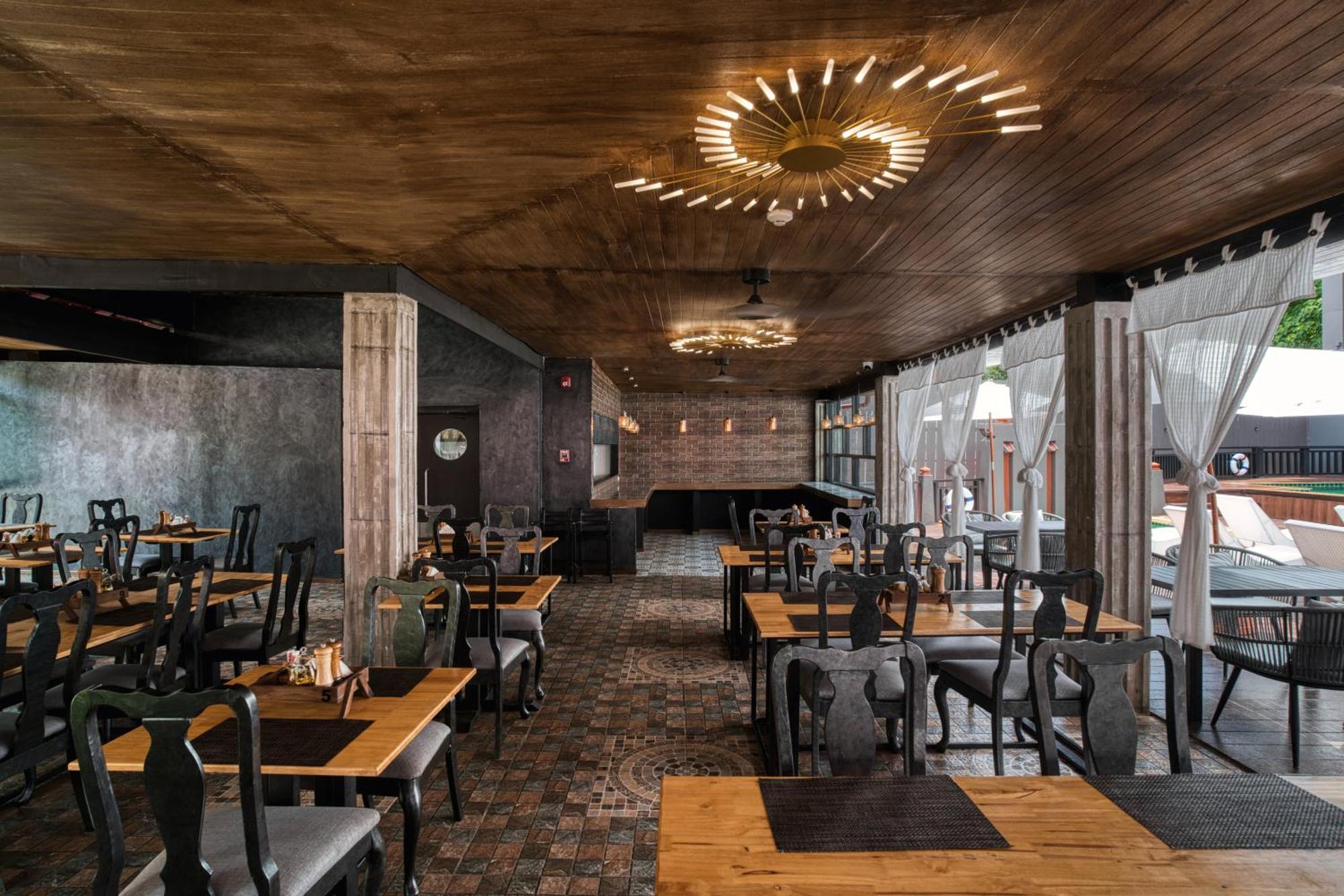 Tuana The Phulin 4* Карон